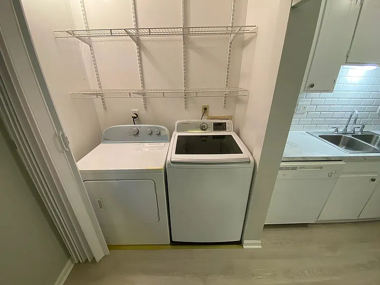 921 Nottingham Dr #13 — Photo 8