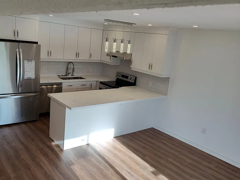 594A Birchmount Rd #LOWER — Photo 8