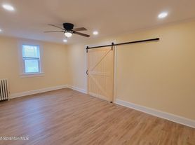 864 S Main St, Old Forge, PA