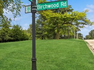 3914 Adams Rd, Oak Brook, IL 60523