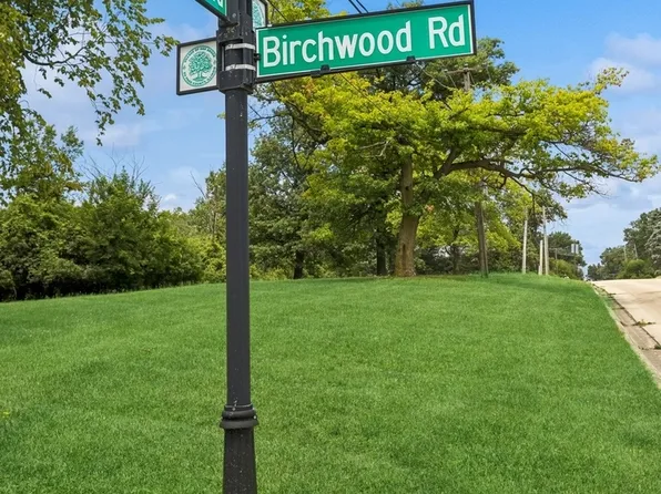 3914 Adams Rd, Oak Brook, IL 60523