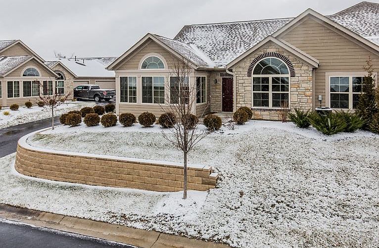1st image of 9030 Royal Oak Ln