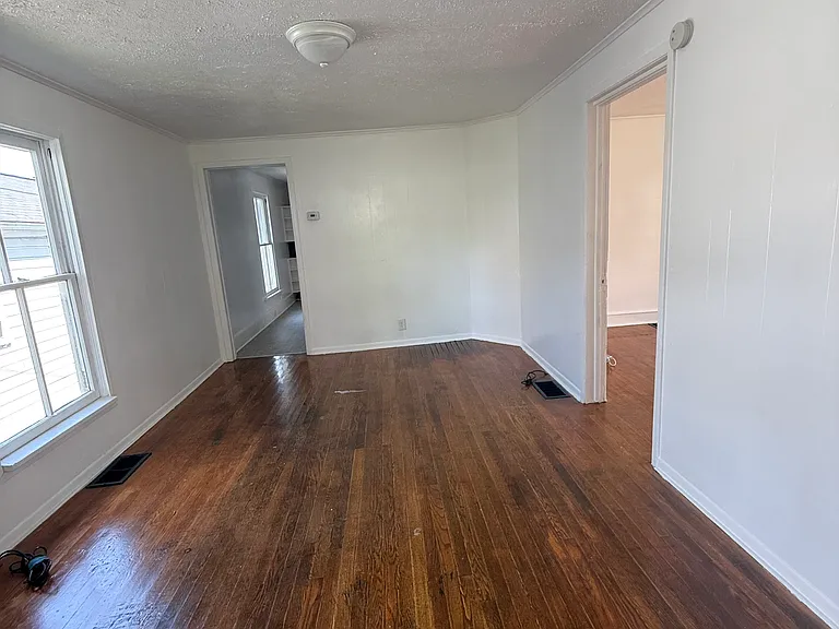 614 Calhoun St — Photo 4