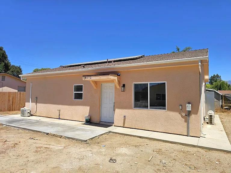 11821 Pipeline Ave #2 — Photo 2