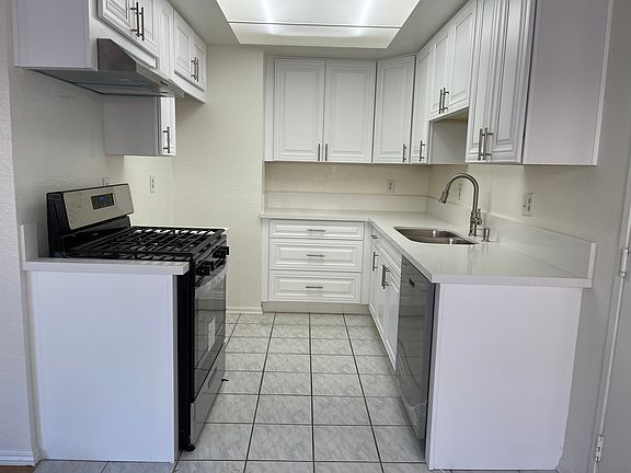 2nd image of 12527 Vicente Pl