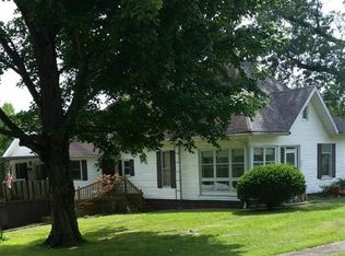602 E Lafayette St, Winslow, IN