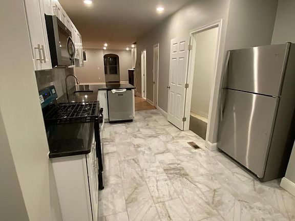 4th image of 5749 Leonard St