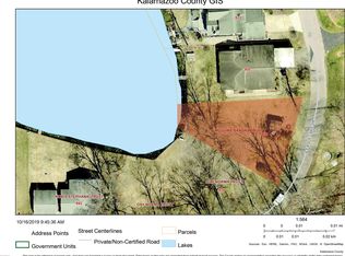 906 E Eagle Lake Dr, Kalamazoo, MI 49009