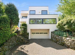 16 SW Abernethy St, Portland, OR 97239