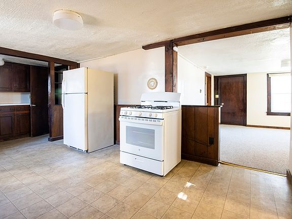 2nd image of 16 Roath St Floor 1
