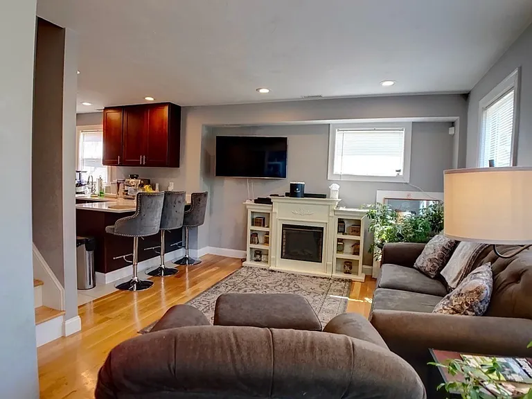 10 Rockledge St #2 — Photo 2
