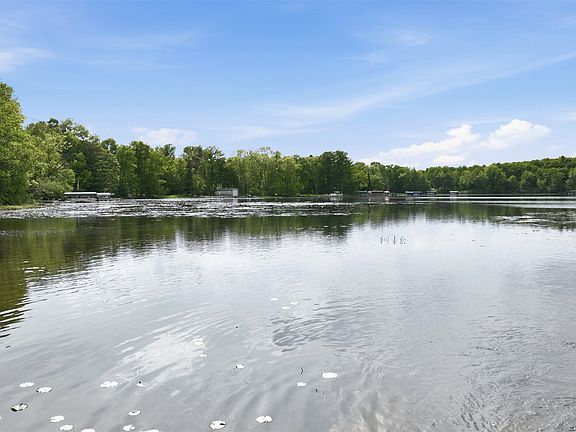 4th image of W14044 Island Lake Road