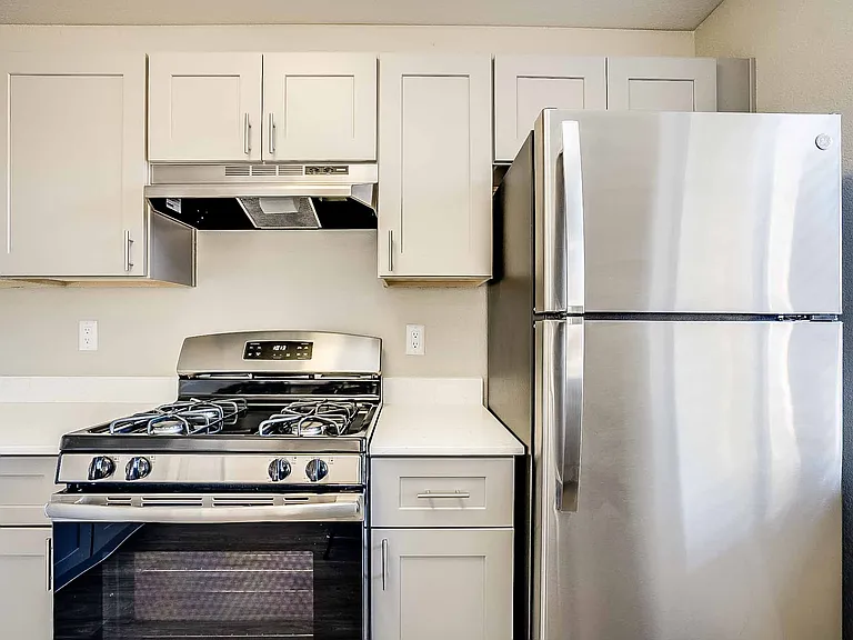 Sterling Point Apartment Homes — Photo 47