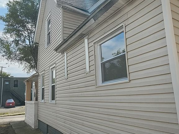 5th image of 2578 W 18th Pl