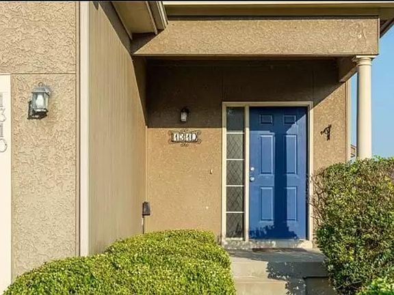 5th image of 1310 N 131st Ter
