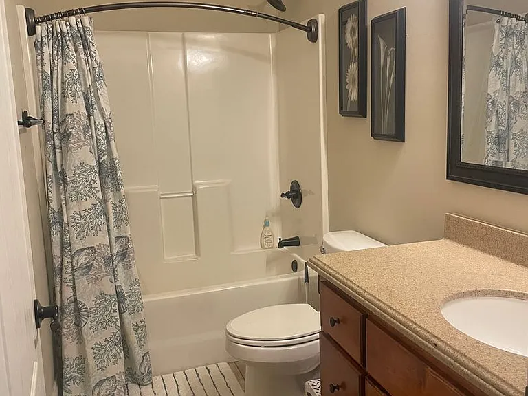 670 Uniola Dr — Photo 16