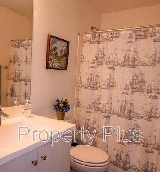 2362 E Huntington Dr — Photo 10