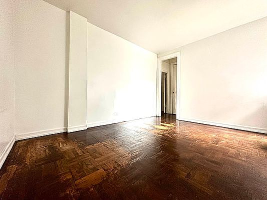 2nd image of 549 Isham St APT 34