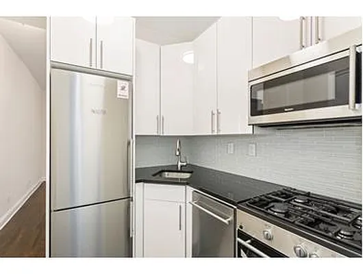 Rented by Douglas Elliman | media 7