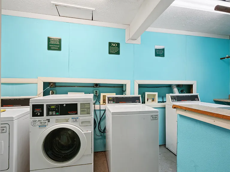 Laundry Center