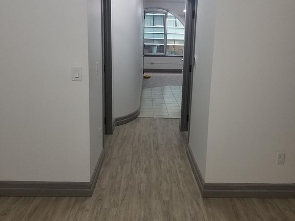 5th image of 735 Griswold St APT 701