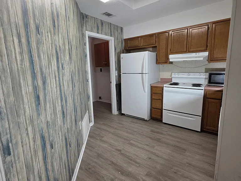 8 Viking Dr NW #C — Photo 22