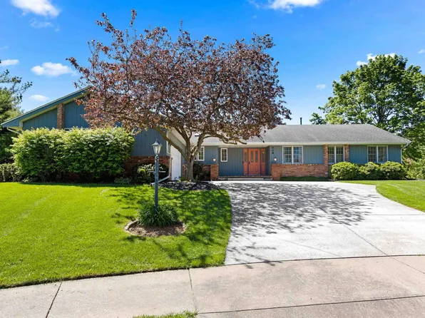 908 W Baybrook Ct, Peoria, IL 61615