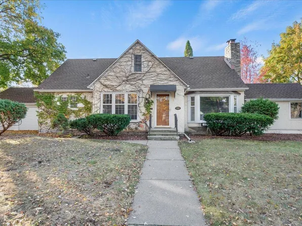 860 Ivy Ave W, Saint Paul, MN 55117
