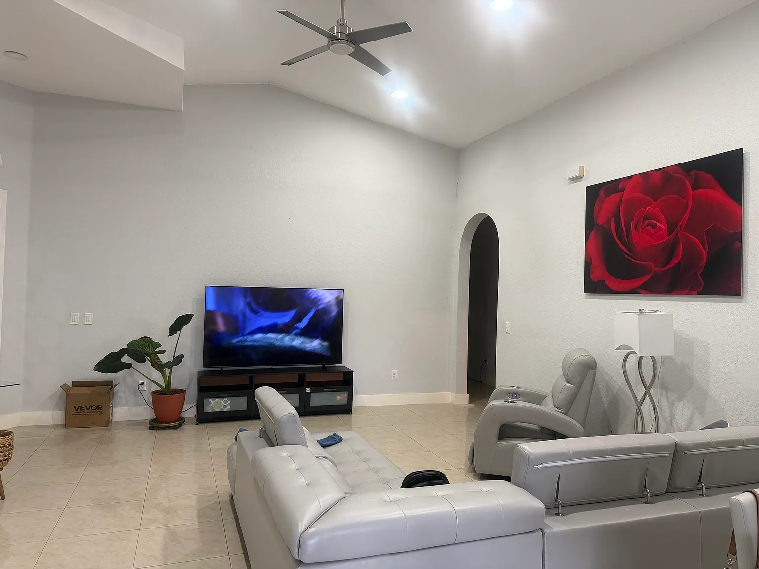 3 bed, 2169 sqft, $3,500 — Photo 1