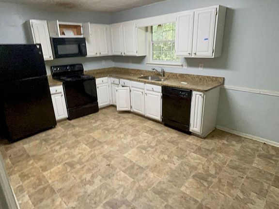 3rd image of 4324 Saddlecreek Ct