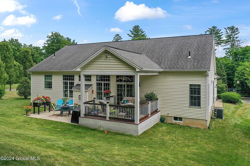 4th image of 4 Summerfield Circle