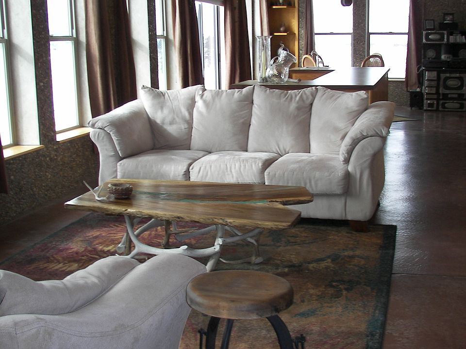 Living Room facing west