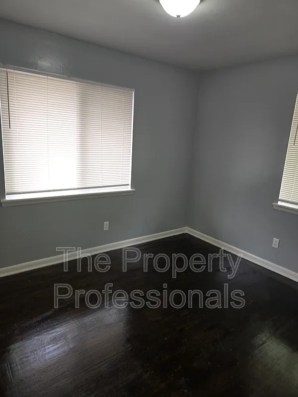 2 bed, 1.0 bath, $850 — Photo 3
