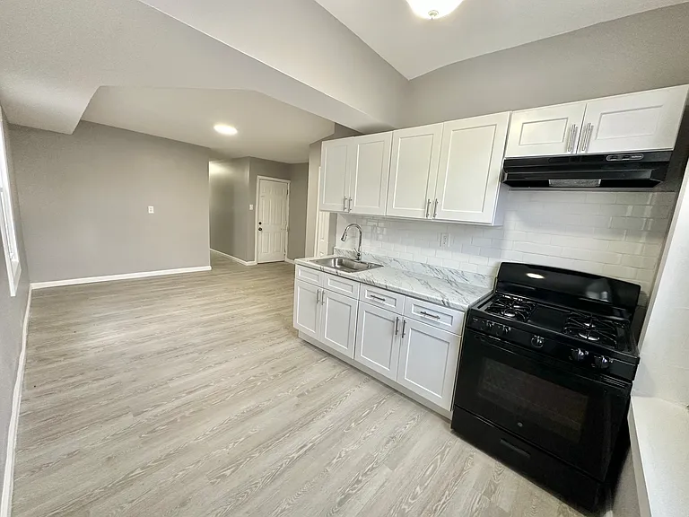 319 Coit St #4 — Photo 6