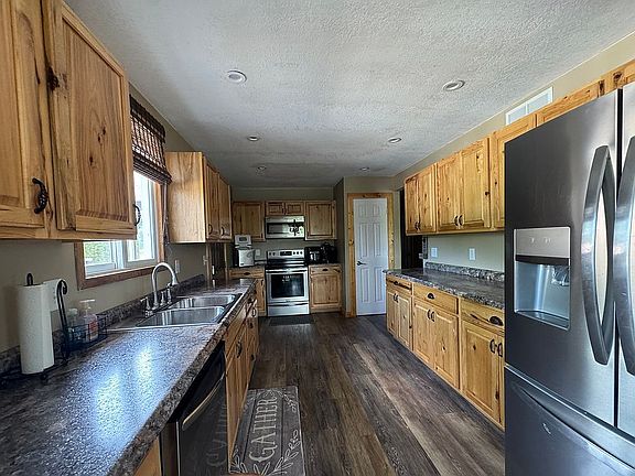 3rd image of 110 Cottage Ln
