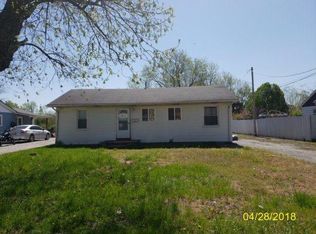 418 Cooper Dr, Cahokia, IL 62206