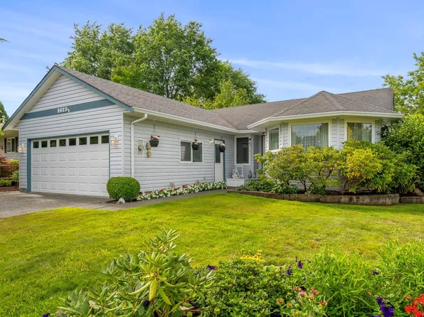 1413 Canso Ave, Comox, BC V9M 3C3