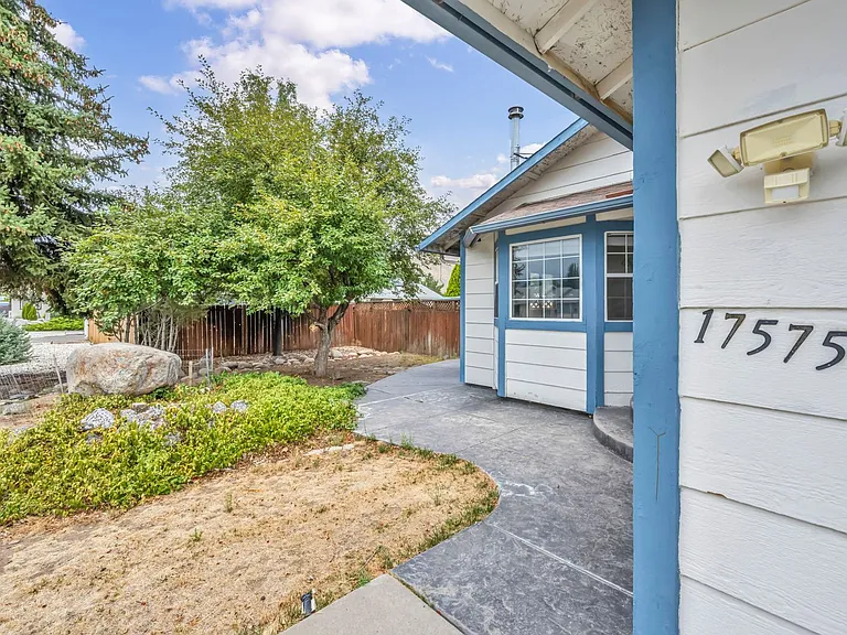 17575 Parrot Dr — Photo 47