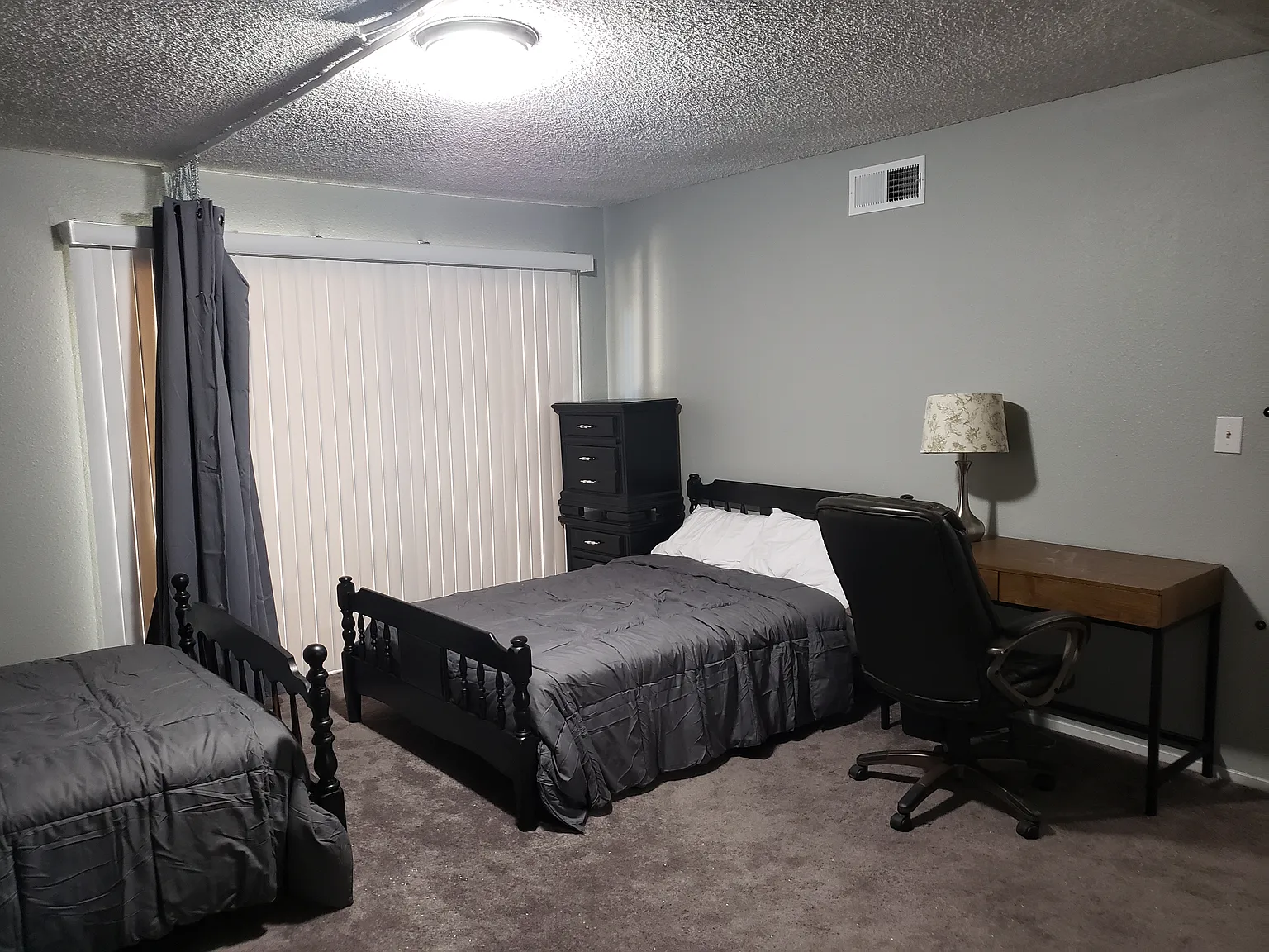 1057 Mirror Lake Dr #1 photo 1