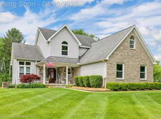 11213 Youngstree Ct, Davisburg, MI 48350