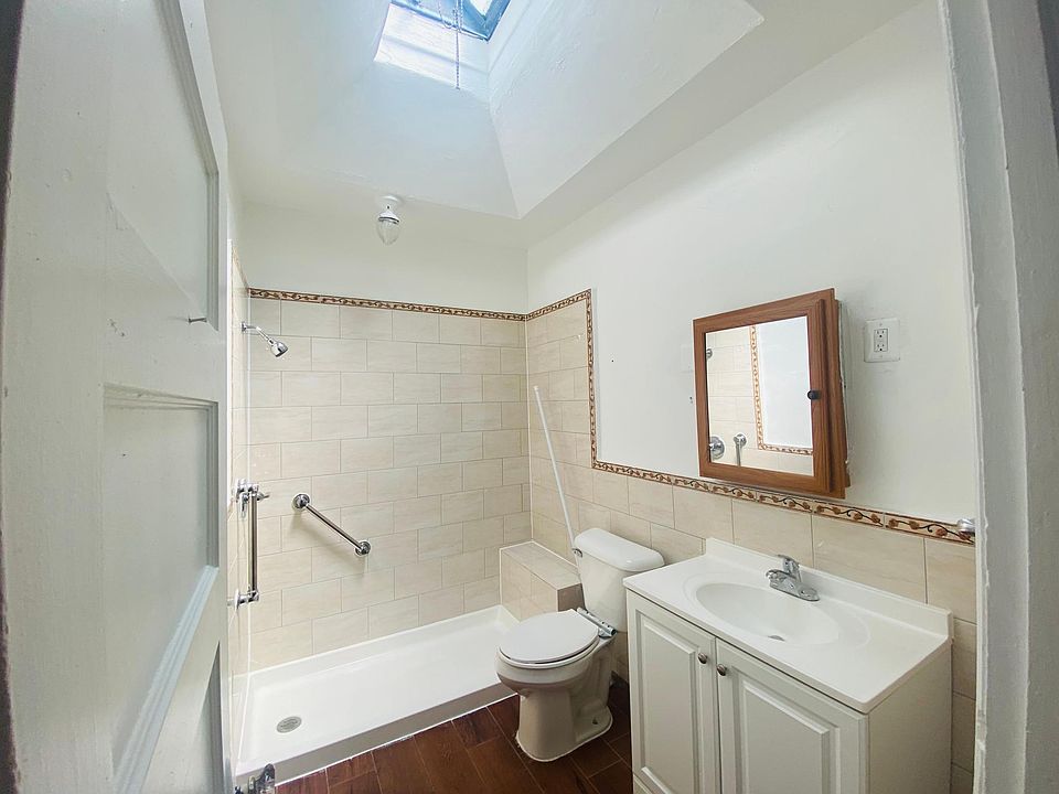 2nd image of 5836 Larchwood Ave Floor 2