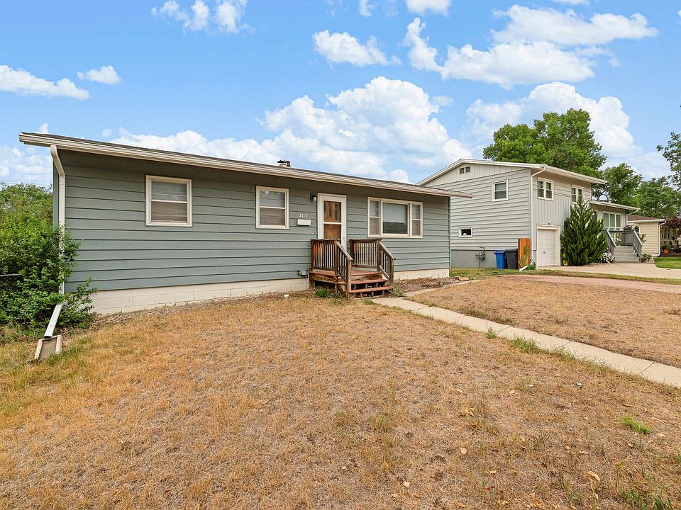 1st image of 2117 Cruz Dr