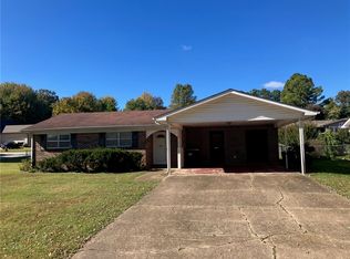 2 Cresthaven Ave, Harrison, AR 72601