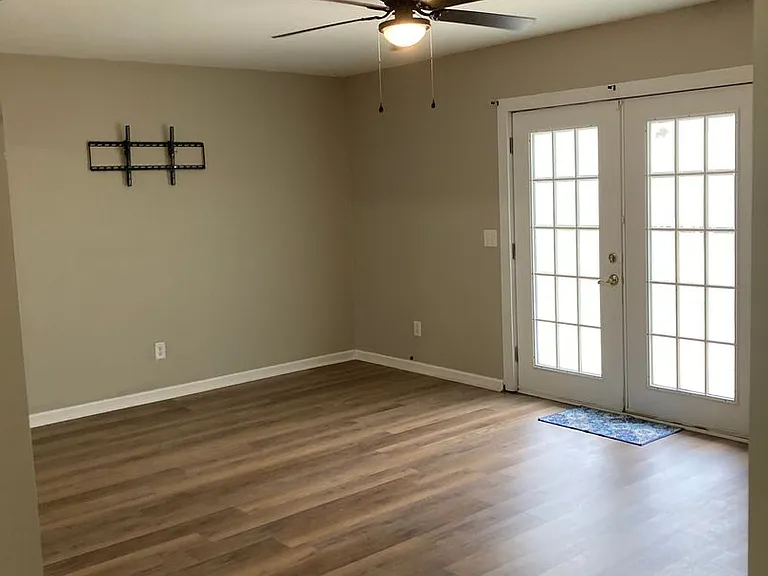 311 Dixie Dr — Photo 8