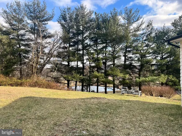 3733 Ridge Rd, Westminster, MD 21157