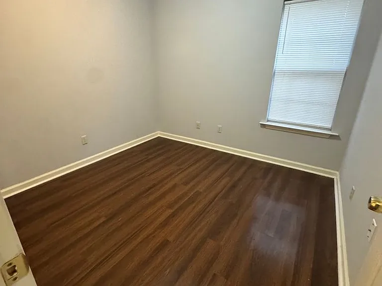 1271 Brady Hollow Ln — Photo 13