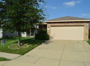 8820 Moon Rise Ct, Fort Worth, TX 76244