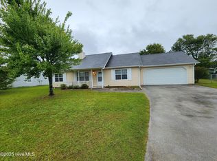 405 Alec Ct, Hubert, NC 28539