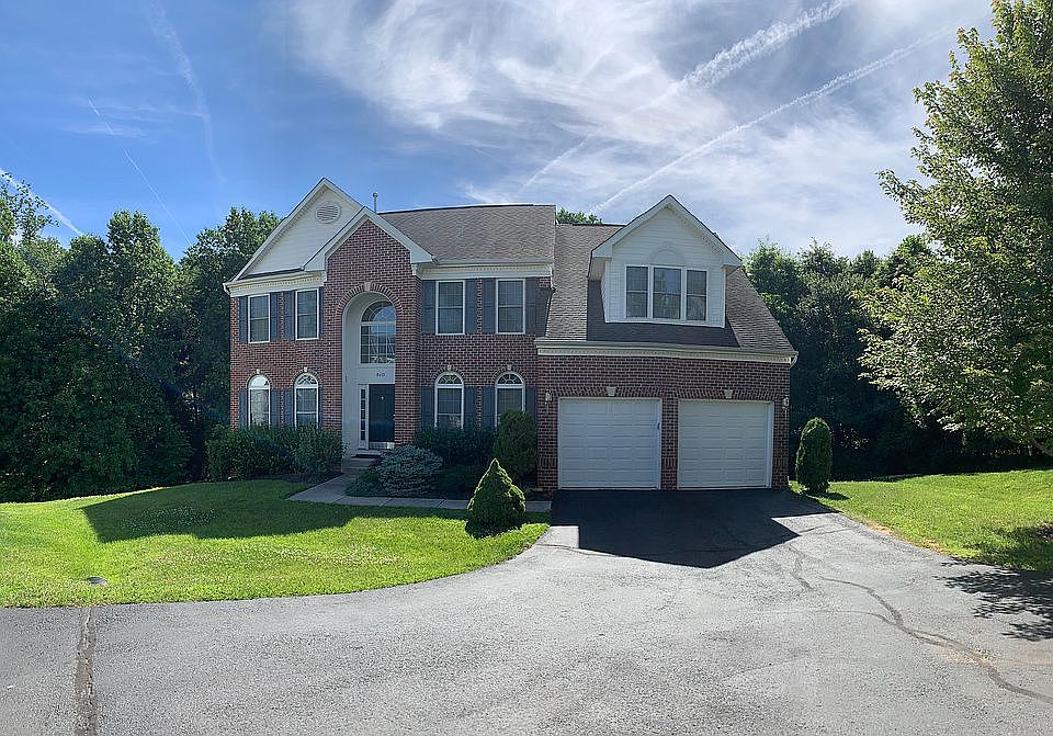 1st image of 8610 Woods End Dr