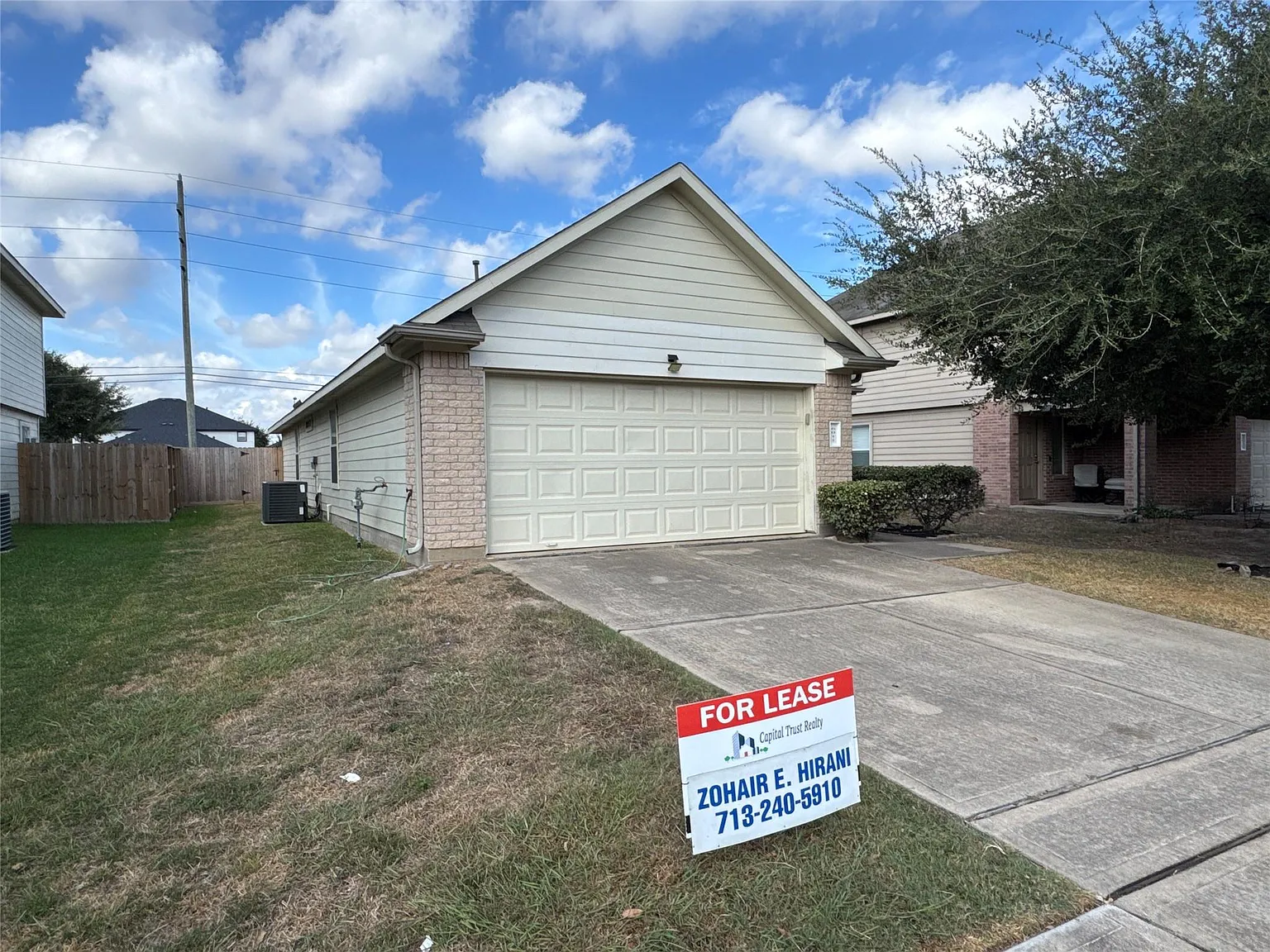 3 bed, 2.0 bath, 1412 sqft, $1,900 — Photo 2